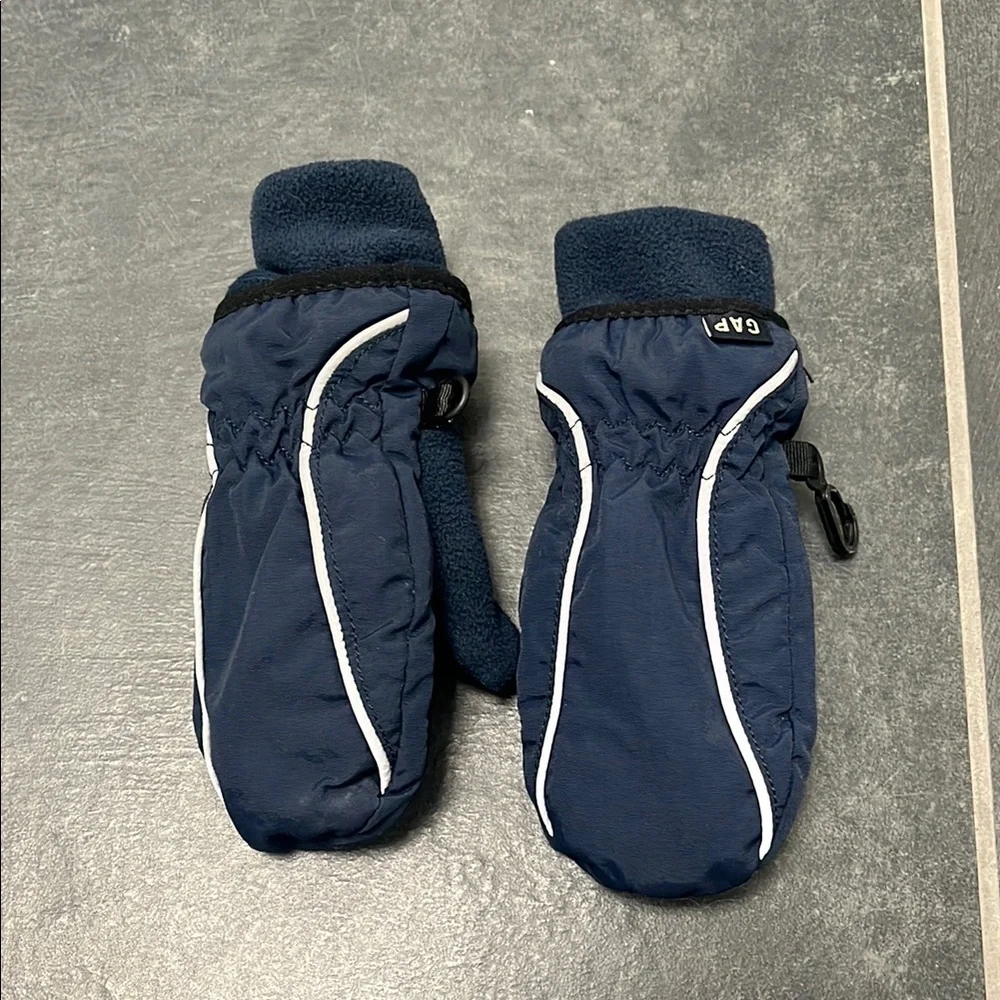 GAP toddler Navy Blue snow Mittens size s/m (2-3 years)
